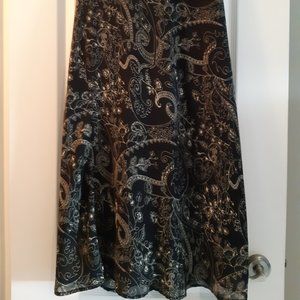 Long black skirt with print